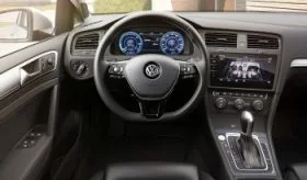 
Volkswagen e-Golf full								